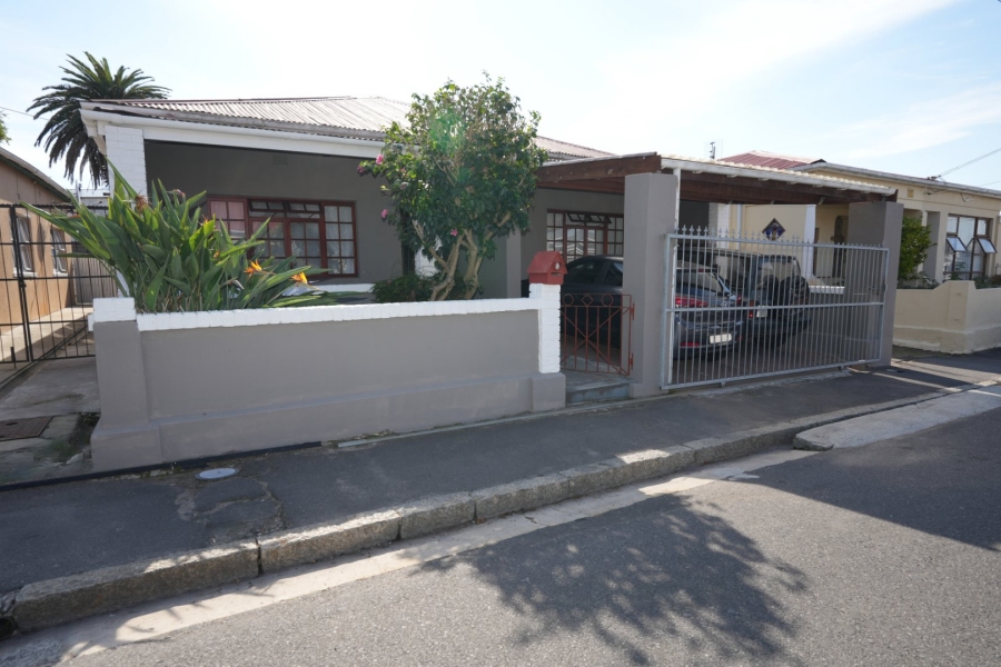 4 Bedroom Property for Sale in Wynberg Western Cape